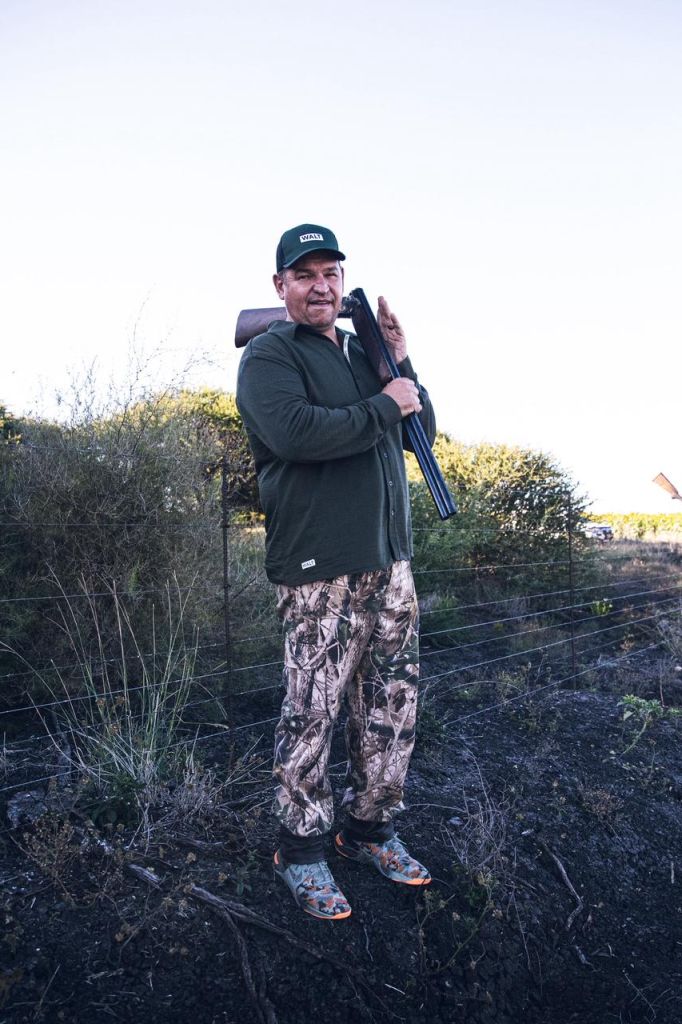 Saffa Button up shirt hunitng birds